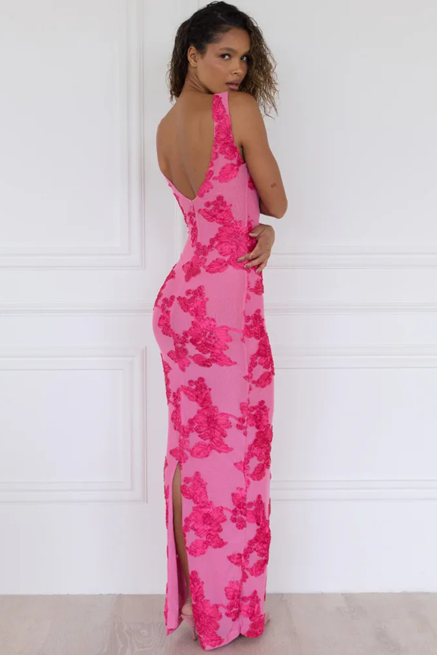 AMARA™ - VESTIDO MAXI DETALLES FLORALES BORDADOS