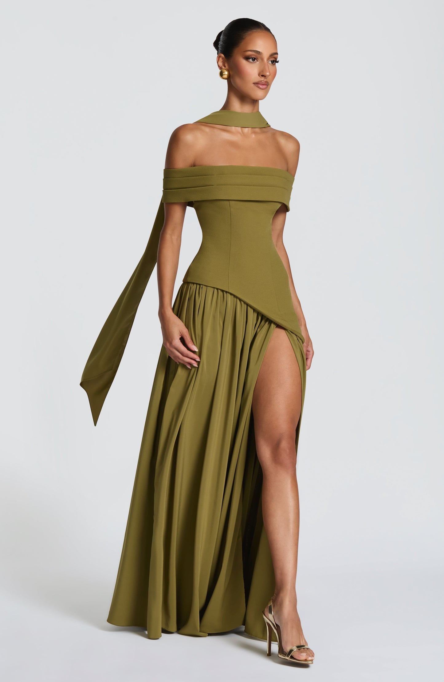 DELILAH MAXI DRESS - DEEP OLIVE