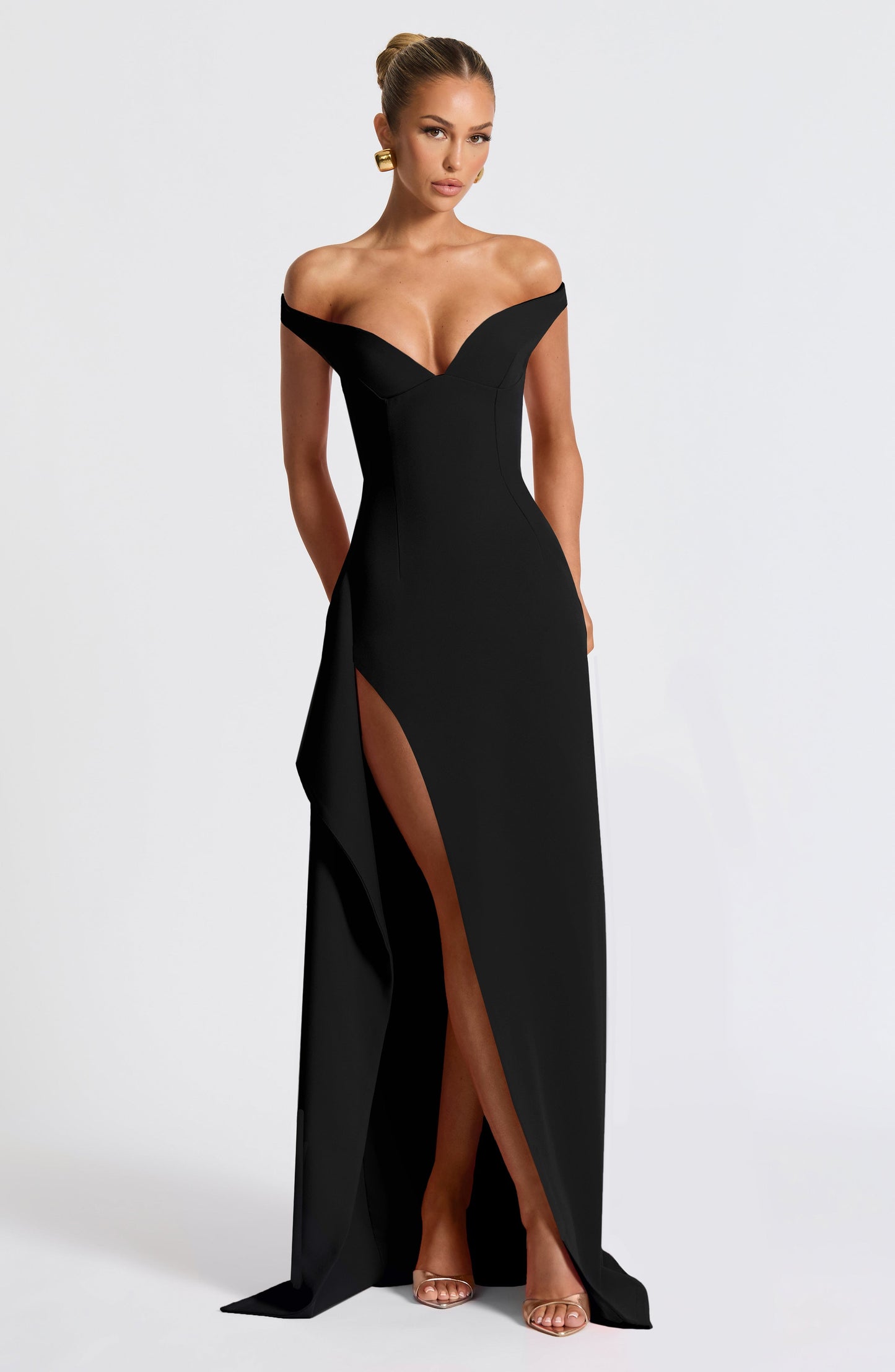 KHALESIA MAXI DRESS - BLACK