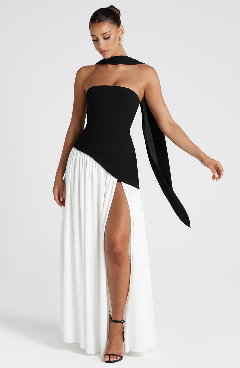 MALIYAH MAXI DRESS - BLACK/WHITE