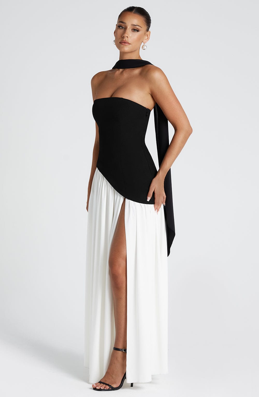 MALIYAH MAXI DRESS - BLACK/WHITE